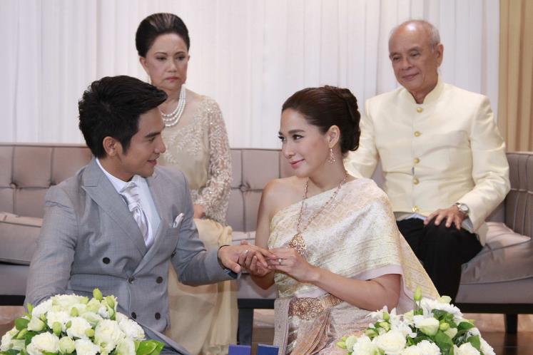 การแต่งงานคือจุดเริ่มต้นของเธอนะกั้ง สู้ๆนะความดีต้องชะนะความชั่ว