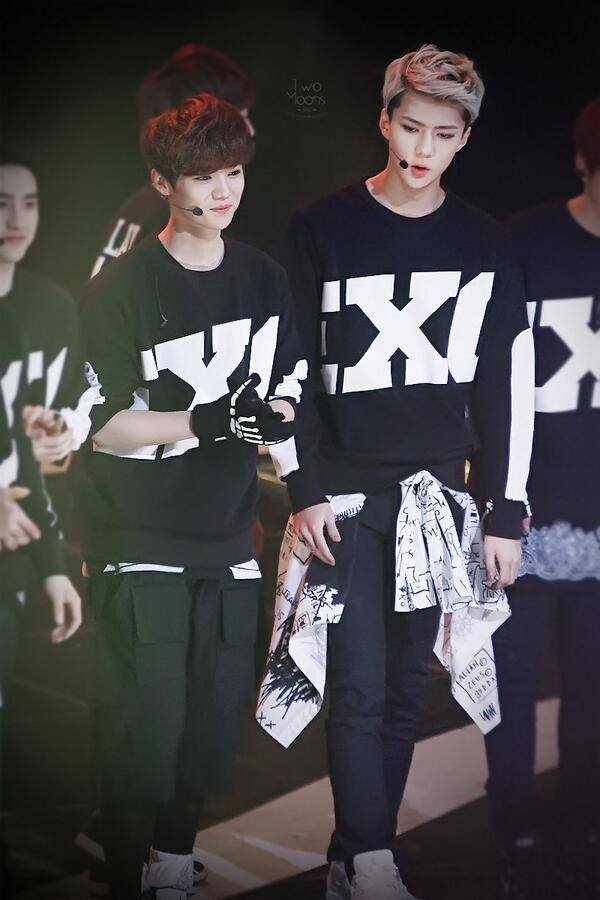 EXO อซฟ.