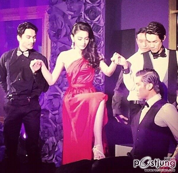 เมื่อ พระเอกหล่อขั้นเทพ โคจรมาเจอกับ นางเอกสวยขั้นนางฟ้า ใหม่ ดาวิกา และ โดม ปกรณ์