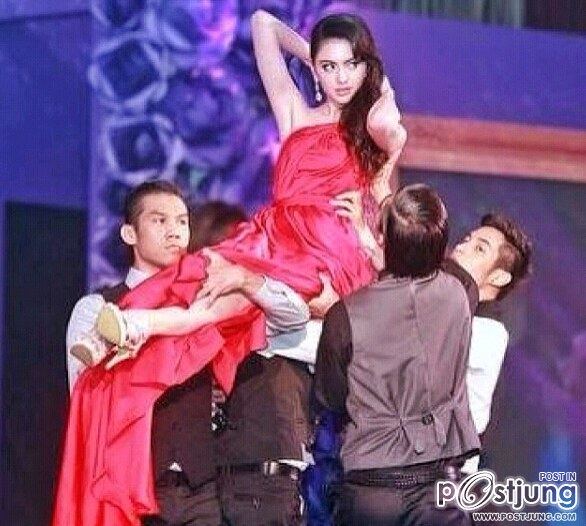 เมื่อ พระเอกหล่อขั้นเทพ โคจรมาเจอกับ นางเอกสวยขั้นนางฟ้า ใหม่ ดาวิกา และ โดม ปกรณ์