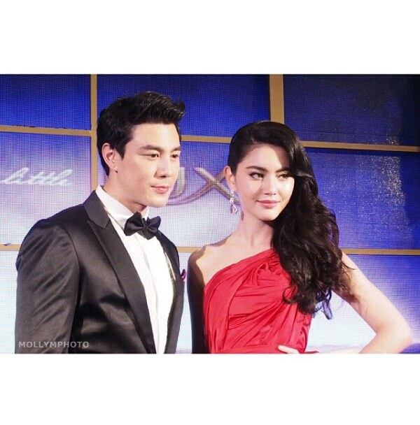 เมื่อ พระเอกหล่อขั้นเทพ โคจรมาเจอกับ นางเอกสวยขั้นนางฟ้า ใหม่ ดาวิกา และ โดม ปกรณ์