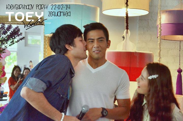 ฟิน อีหลีเด๊
