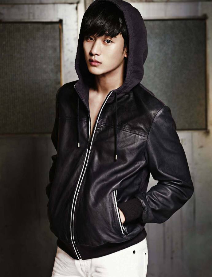 Kim Soo Hyun @ Esquire Korea March 2014