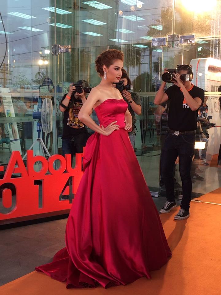 ส่องความสวยของ 2 นางเอก นุ่น วรนุช , ขวัญ อุษามณี .