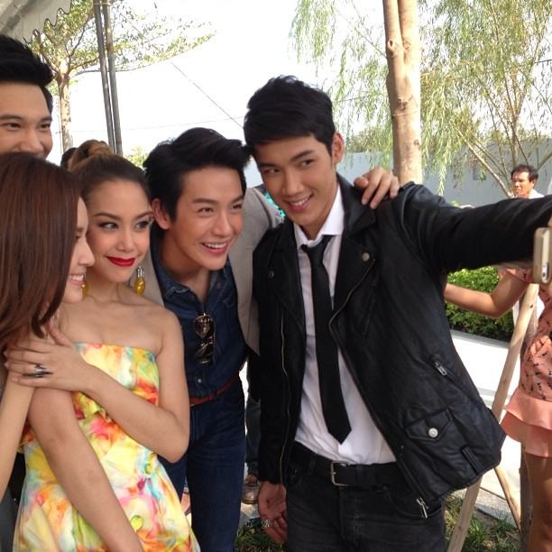 เอ็กแซ็กท์ บวงสรวงละครควบ 2 ฝันเฟื่อง , เงาใจ