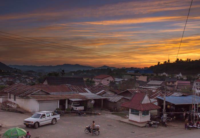 พงสาลีเมืองลาว