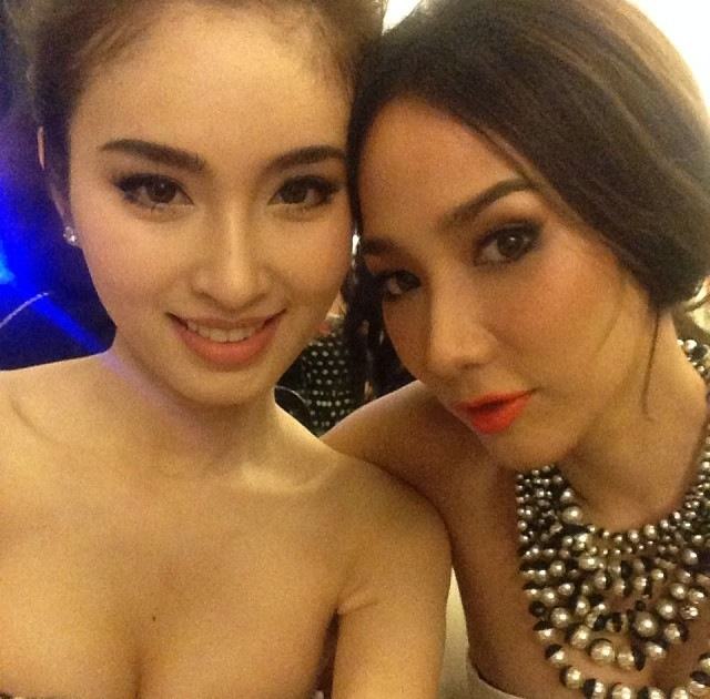 อั้ม พัชราภา ซุปตาร์สาวแท้แห่งประเทศไทย vs ปอย ตรีชฎา ซุปตาร์สาวเทียมแห่งประเทศไทย