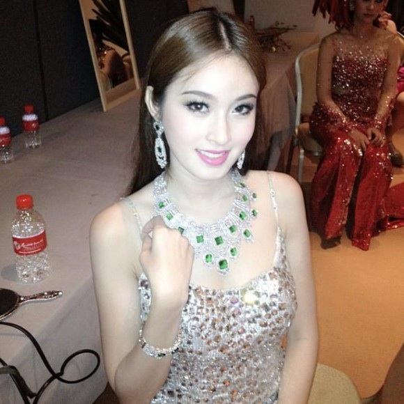 ปอย ตรีชฎา สาวเทียมที่เพียบพร้อมทุกอย่างจนสาวแท้ยังต้องยอมสยบ