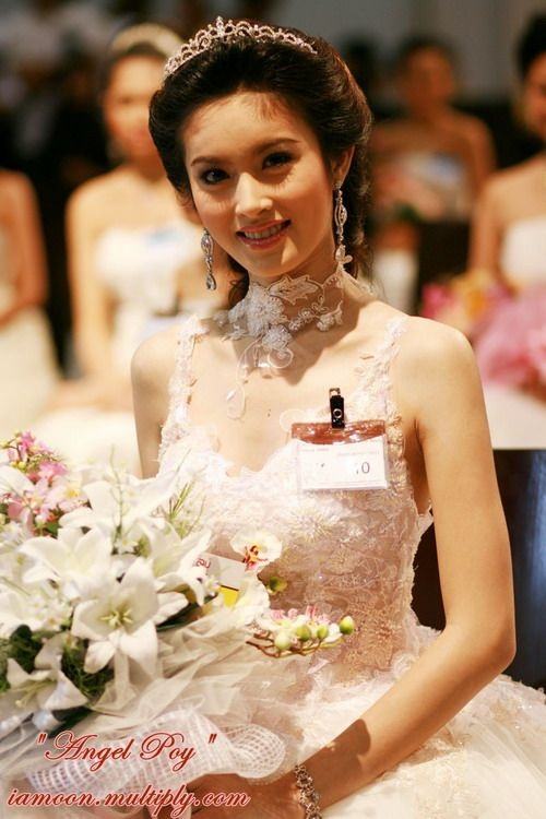 ปอย ตรีชฎา สาวเทียมที่เพียบพร้อมทุกอย่างจนสาวแท้ยังต้องยอมสยบ