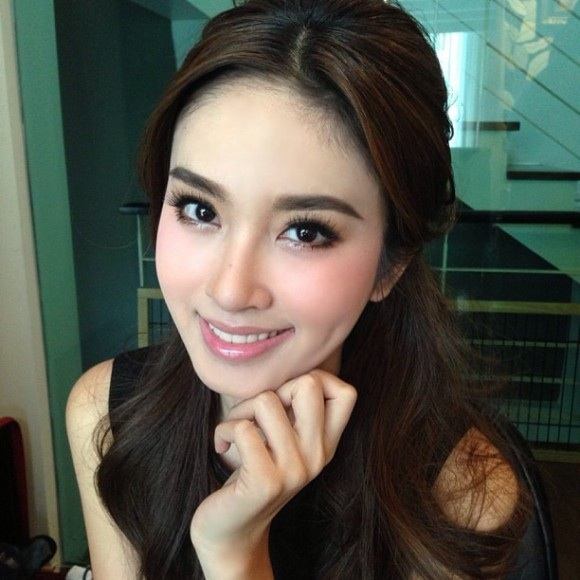ปอย ตรีชฎา สาวเทียมที่เพียบพร้อมทุกอย่างจนสาวแท้ยังต้องยอมสยบ
