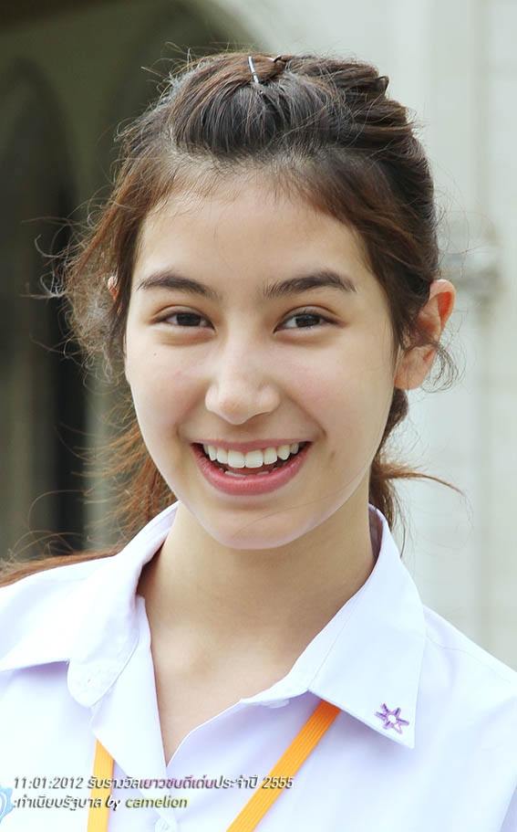 ดาราไร้เมคอัพไร้เครื่องสำอางหน้าสดใครสวยกว่ากันมาดู