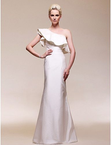 ชุดราตรีสีขาว White Gvening Gowns 4