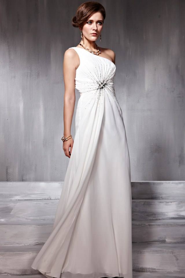 ชุดราตรีสีขาว White Gvening Gowns 4