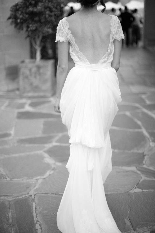ชุดราตรีสีขาว White Gvening Gowns 4