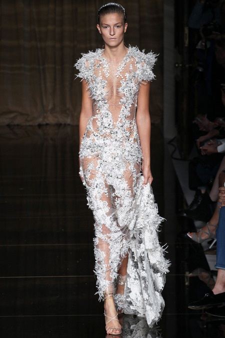 ชุดราตรีสีขาว White Gvening Gowns 4