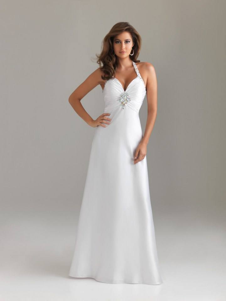 ชุดราตรีสีขาว White Gvening Gowns 4