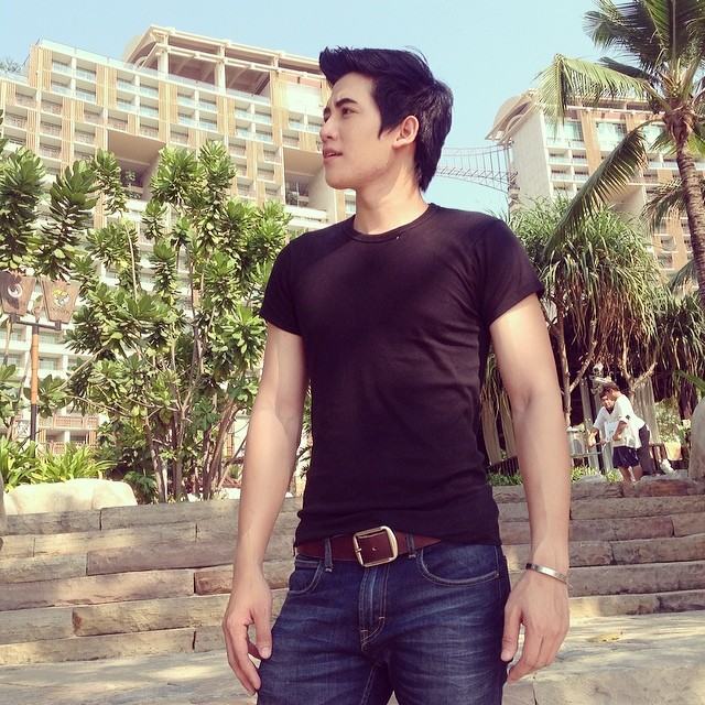 ก้อง ธนบูรณ์