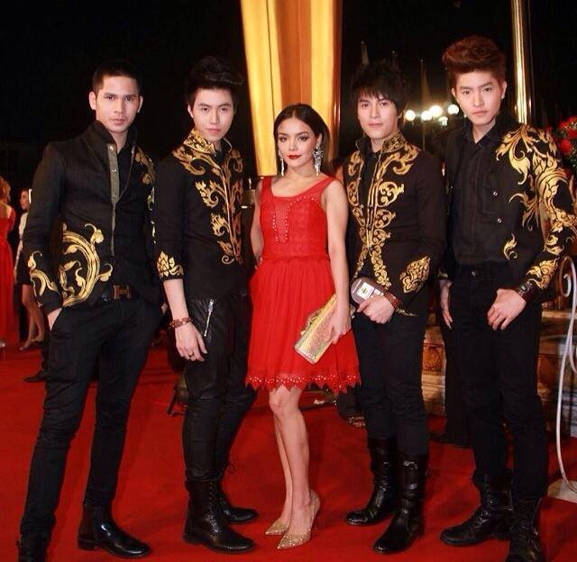 นางพญาแห่งวงการบันเทิงประเทศลาว พร้อมกับเพลงใหม่ของเธอ