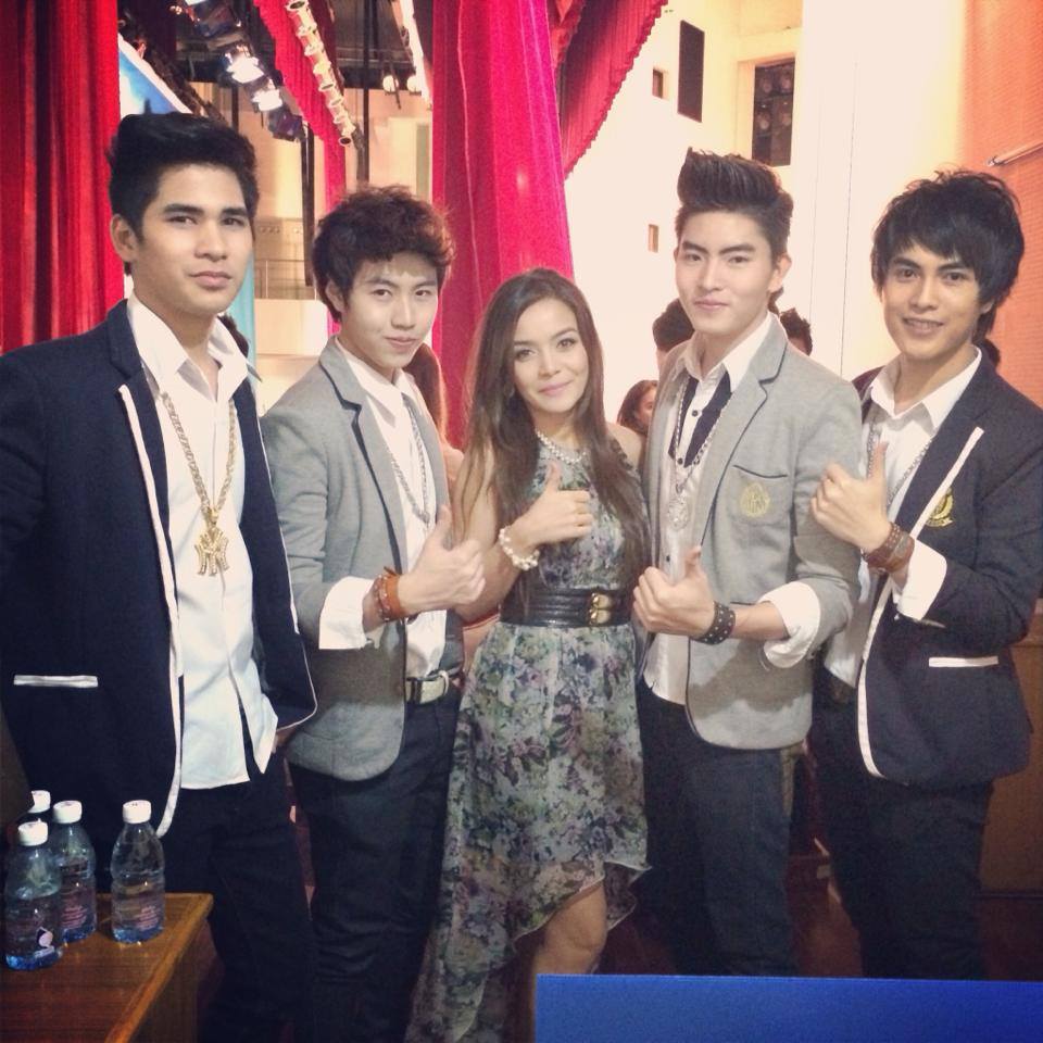 นางพญาแห่งวงการบันเทิงประเทศลาว พร้อมกับเพลงใหม่ของเธอ