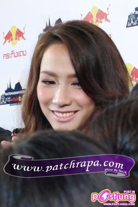 โดนปลดกลางอากาศ!!....ปลด “อั้ม” ฟ้าผ่าดึง “พลอย” เสียบแทน พรีเช็นเตอร์สินค้า!!!!