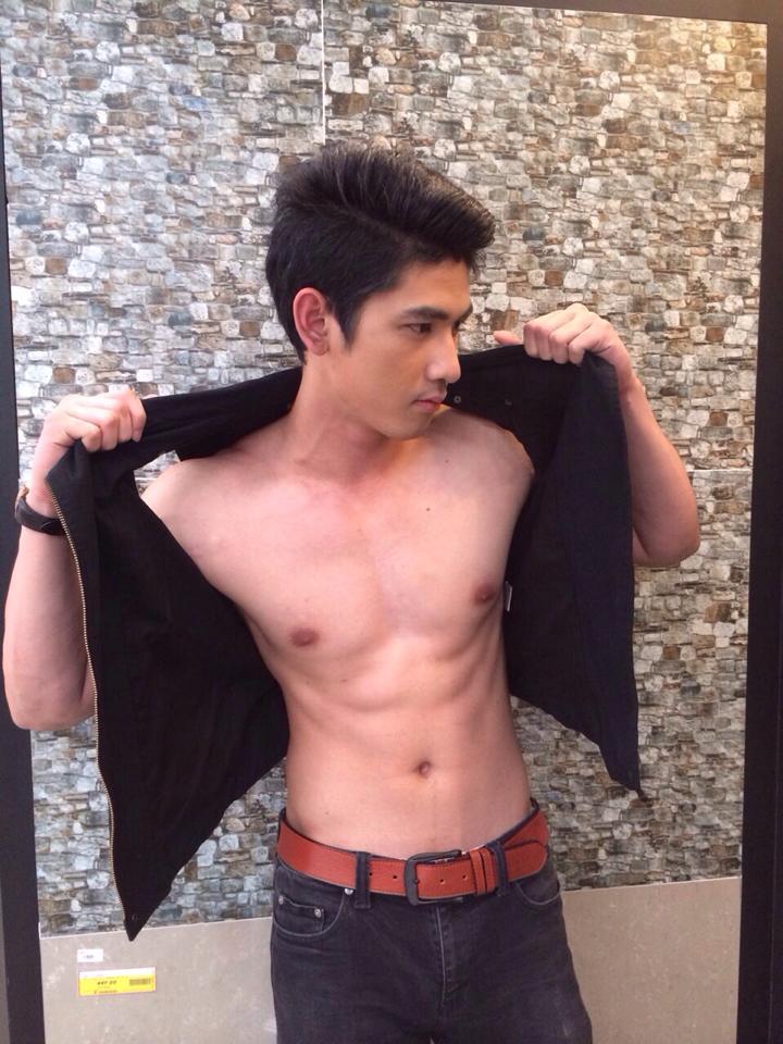 หนุ่มไทยหล่อ....