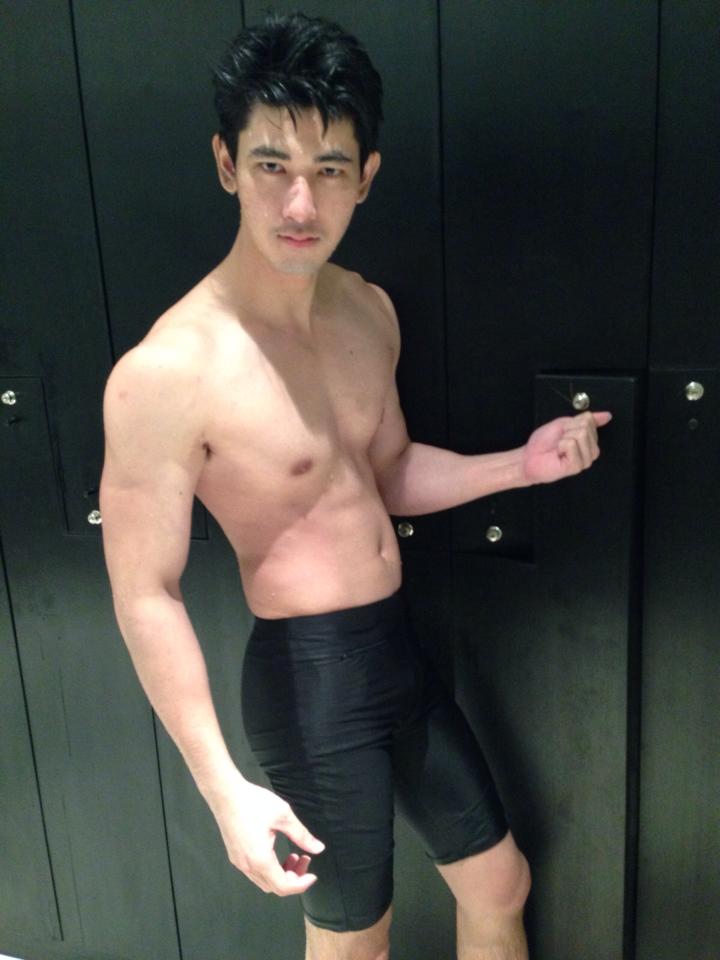หนุ่มไทยหล่อ....