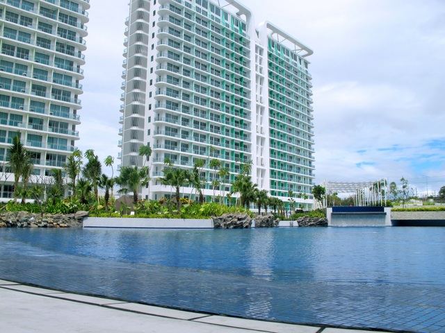ปารีส ฮิลตัน Open Resort In Philipine