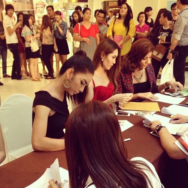 ปอย จิมมี่ ในที่สุด เราก็ได้มาพบกันMiss Tifany's Universe 2014