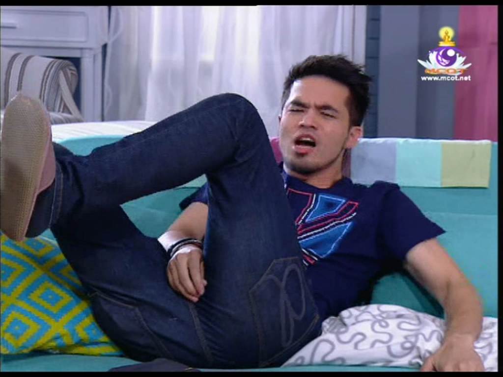ฟินจุก [ ว่าน ธนกฤต ] ถืกเตะเป้า