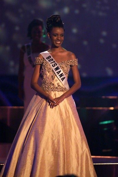Mpule Kwelagobe Miss Universe 1999