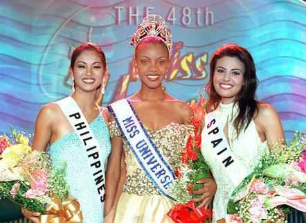 Mpule Kwelagobe Miss Universe 1999