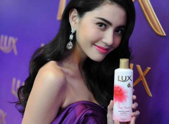 รวม" พรีเซ็นเตอร์ ลักษ์ " บรรดาชุ๊ปส์ตาร์ ลูกครื่ง สาวลักษ์ LUX thailand