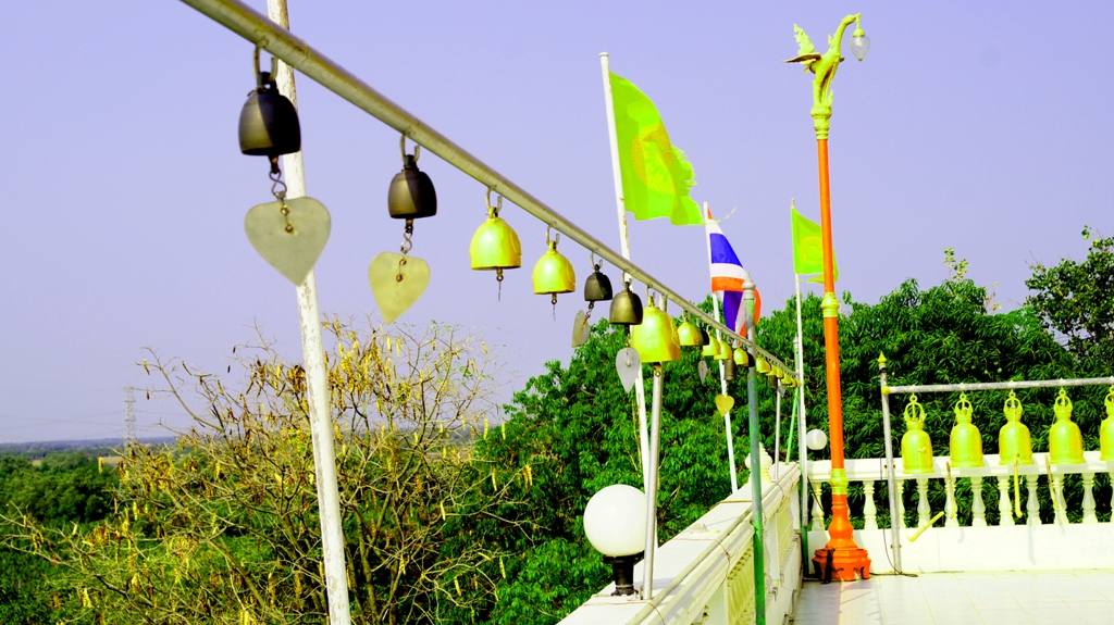 วัดเขาดิน วัดสวยๆ ไกล้กับมอเตอร์เวย์