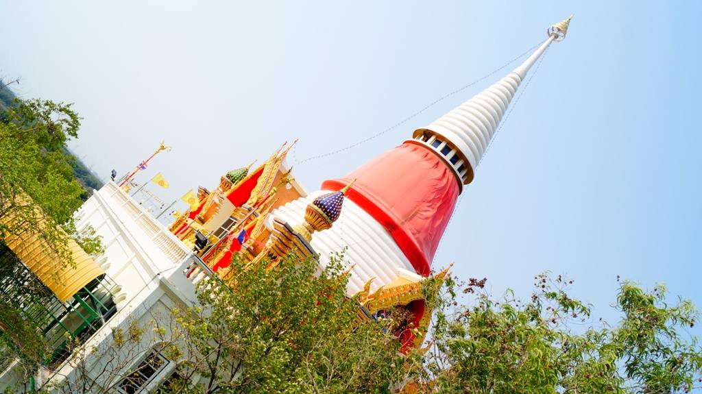 วัดเขาดิน วัดสวยๆ ไกล้กับมอเตอร์เวย์
