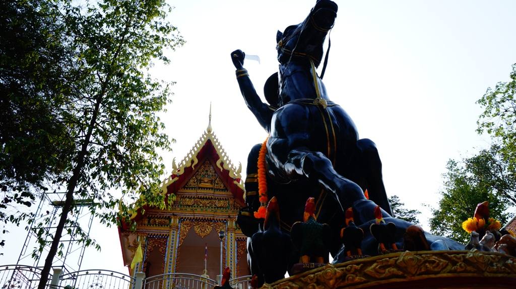 วัดเขาดิน วัดสวยๆ ไกล้กับมอเตอร์เวย์