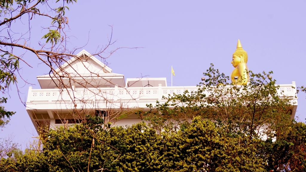 วัดเขาดิน วัดสวยๆ ไกล้กับมอเตอร์เวย์