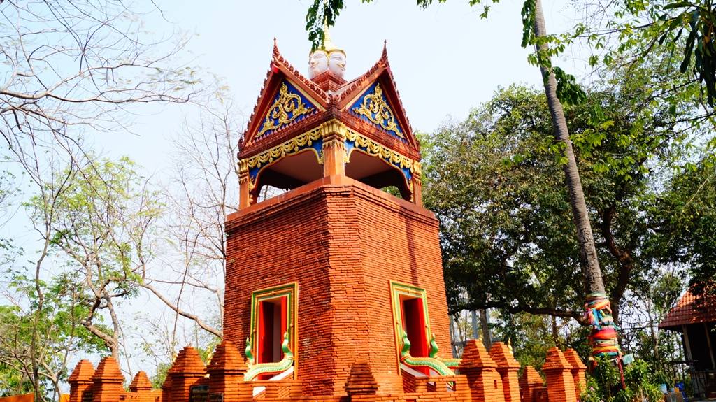วัดเขาดิน วัดสวยๆ ไกล้กับมอเตอร์เวย์