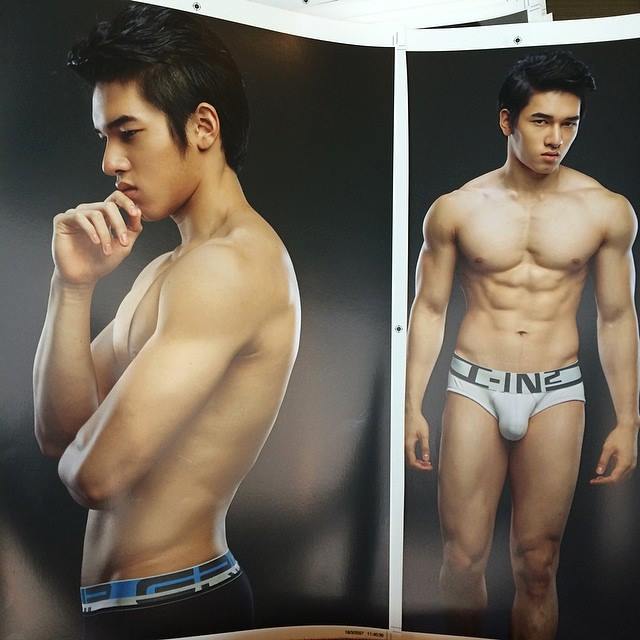 มอส...อูมนำทีม