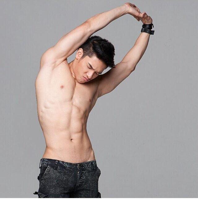 มอส...อูมนำทีม