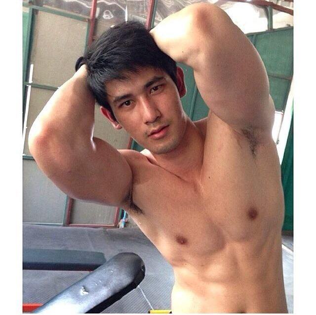 มอส...อูมนำทีม