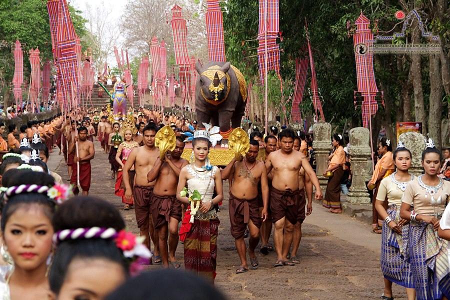 เมษายนนี้กับมหัศจรรย์พนมรุ้งมหาเทวาลัย