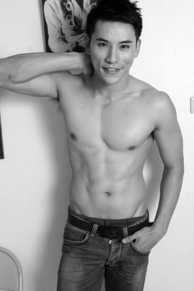 ชอบม่ะดูหล่อดีนะ