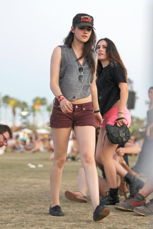 มาดูการแต่งตัวตามสไตล์สาว Kristen Stewart กันเถอะ (part 1)