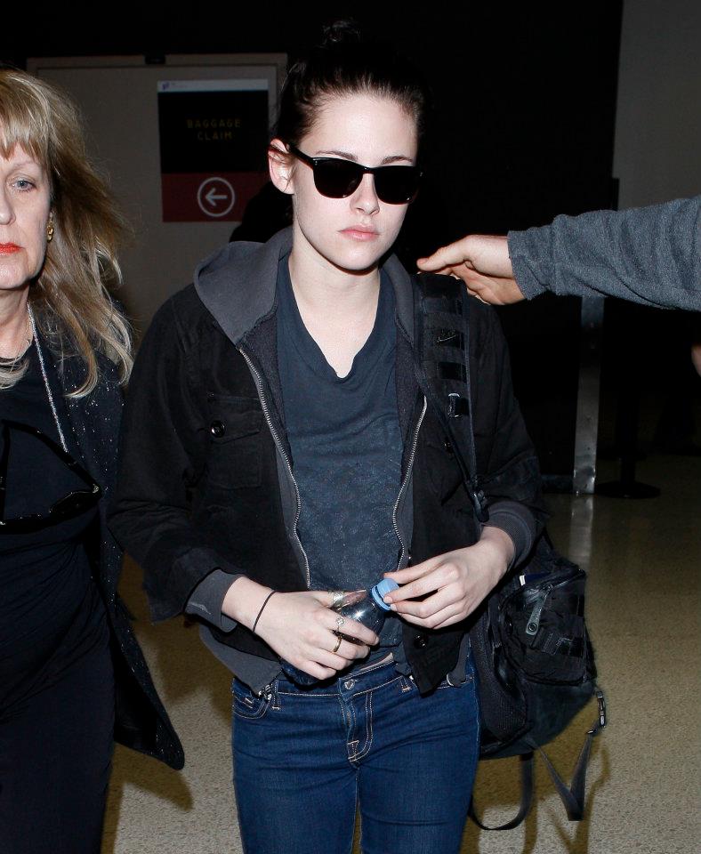 มาดูการแต่งตัวตามสไตล์สาว Kristen Stewart กันเถอะ (part 1)