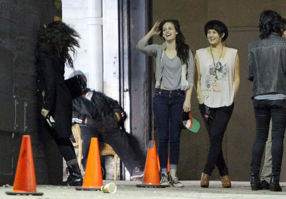 มาดูการแต่งตัวตามสไตล์สาว Kristen Stewart กันเถอะ (part 1)