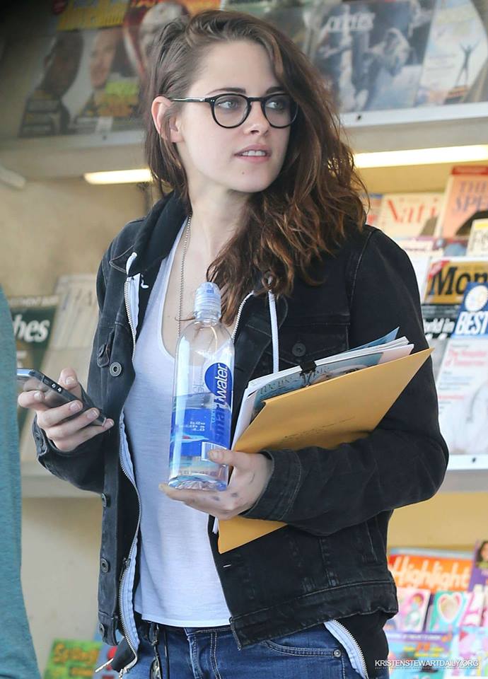 มาดูการแต่งตัวตามสไตล์สาว Kristen Stewart กันเถอะ (part 1)