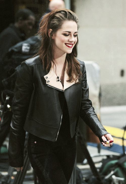 มาดูการแต่งตัวตามสไตล์สาว Kristen Stewart กันเถอะ (part 1)