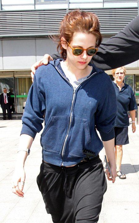 มาดูการแต่งตัวตามสไตล์สาว Kristen Stewart กันเถอะ (part 1)