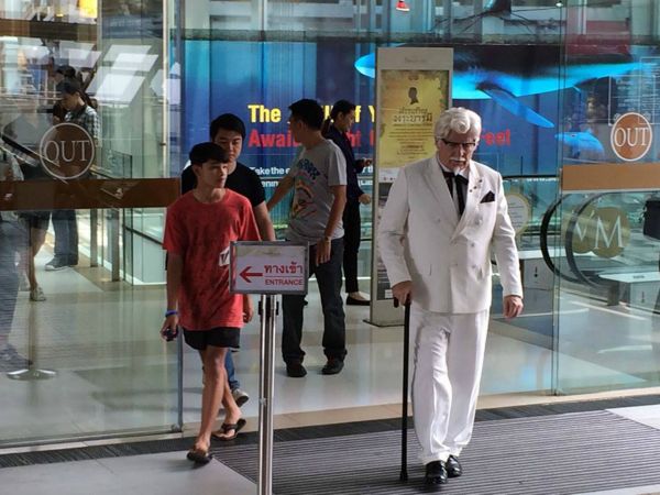 เมื่อผู้พัน KFC มาแว้นมอไซต์ในเมืองกรุง!!!