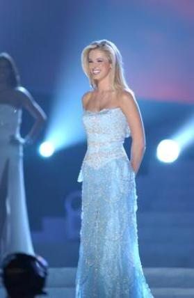 2004-Shandi Finnessey 1st runner-up